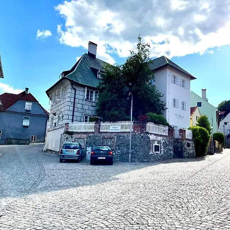 Konukevi Sv. Hubertus 3*