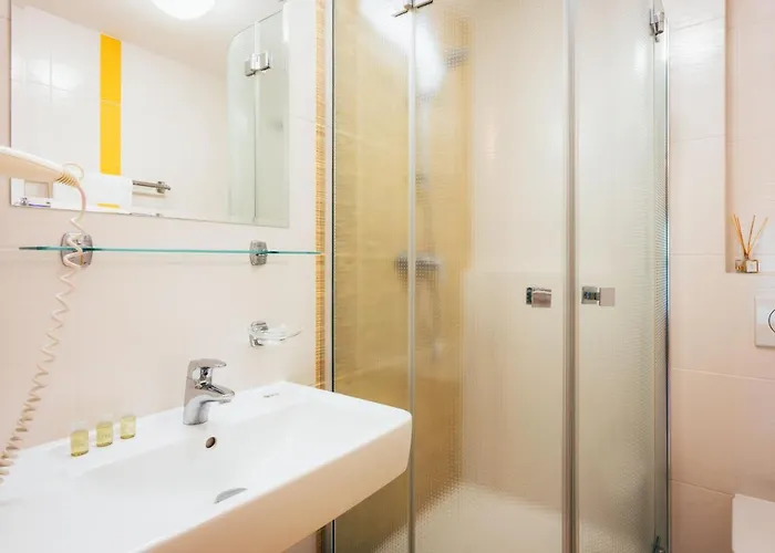 Konukevi Sv. Hubertus 3*